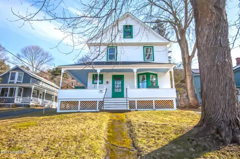 35 Pine St, Great Barrington, MA 01230