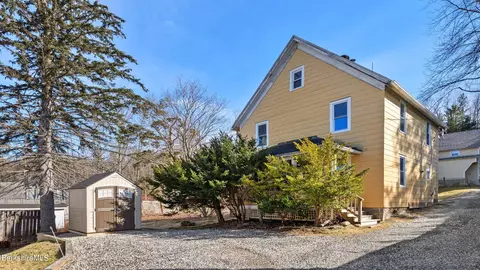 184 Housatonic St, Lenox, MA 01240