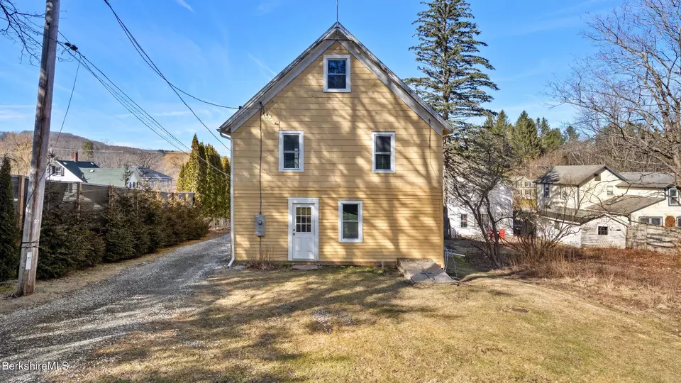 184 Housatonic St, Lenox, MA 01240 24 Photos Movoto