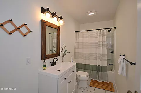 Bath - 95 Middlefield Rd, Peru, MA 01235 photo 1 of 2