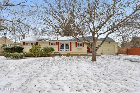 55 Rose Ter, Pittsfield, MA 01201