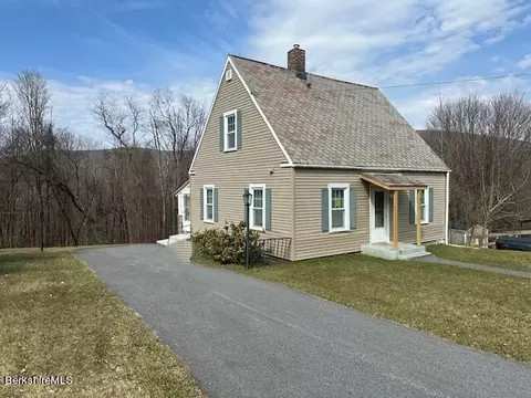 271 Notch Rd, North Adams, MA 01247