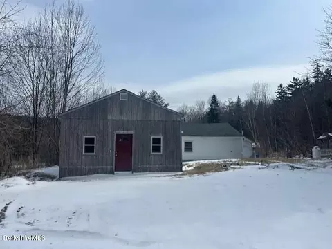 84 N County Rd, Florida, MA 01247