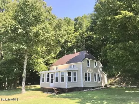 1715 Cape St, Lee, MA 01238
