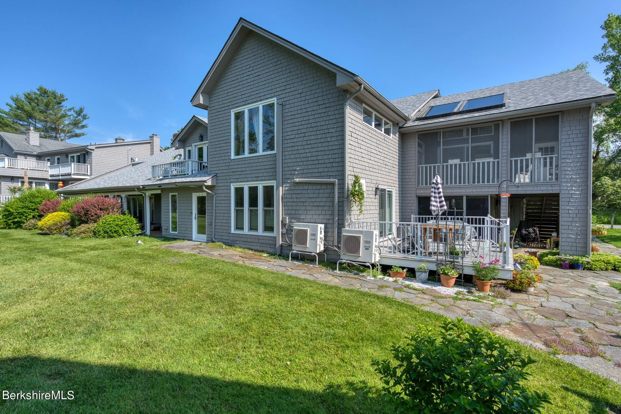 2 Wallace Rd Unit 2E  