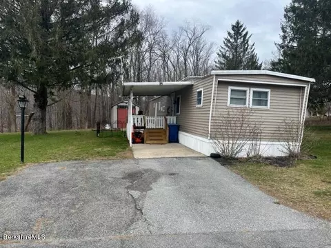 5 Seneca Dr, North Adams, MA 01247