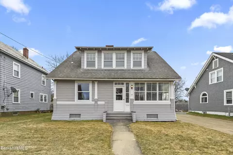 22 Thomson Pl, Pittsfield, MA 01201