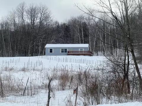 472 Upper E Hoosac St, Adams, MA 01220