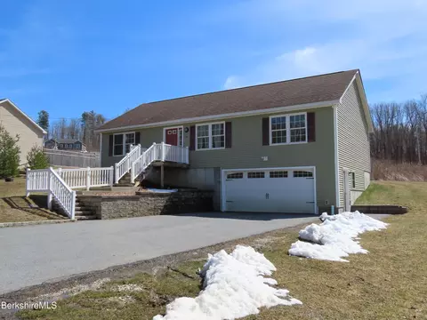 33 E Orchard Ter, Adams, MA 01220