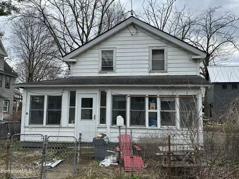 23 Rosseter St, Great Barrington, MA 01230