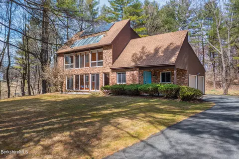 11 Pine Knoll Rd, Lenox, MA 01240