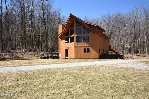 481 Mcnerney Rd, Becket, MA 01223