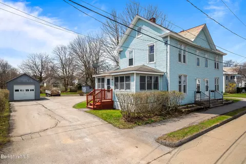 73 75 Hall St #1, Williamstown, MA 01267