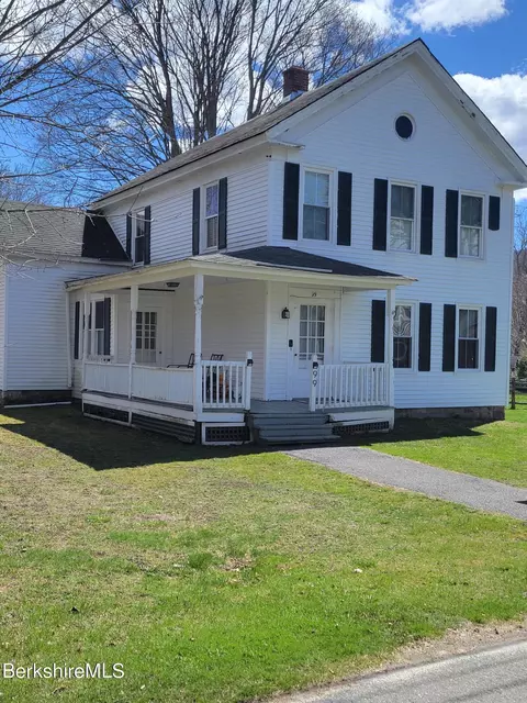 99 Dean St, Cheshire, MA 01225
