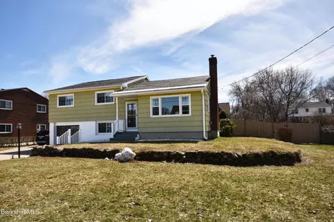 50 Marlboro Dr, Pittsfield, MA 01201