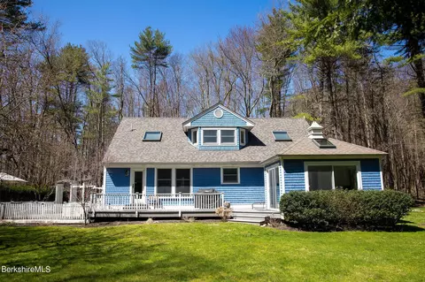 286 N Plain Rd, Great Barrington, MA 01230