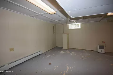 Exterior - 235 Appleton Ave, Pittsfield, MA 01201 photo 7 of 14