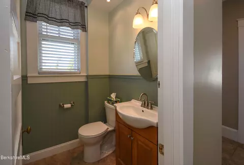 Bath - 235 Appleton Ave, Pittsfield, MA 01201 photo 1 of 2