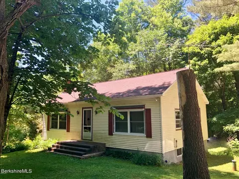 280 West Rd, Richmond, MA 01254