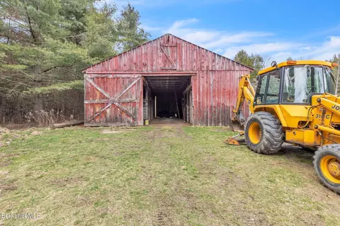 Exterior - 696 River Rd, Windsor, MA 01270 photo 10 of 11