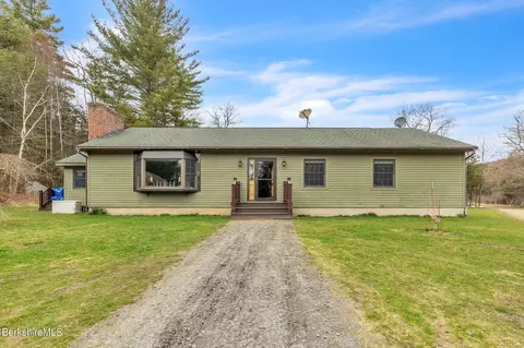696 River Rd, Windsor, MA 01270