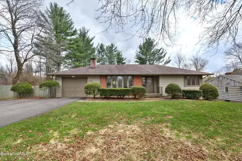 1093 West St, Pittsfield, MA 01201