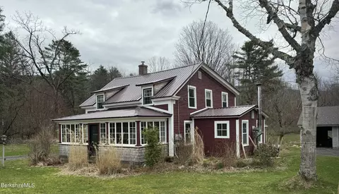 606 Main Rd, Stamford, VT 05352