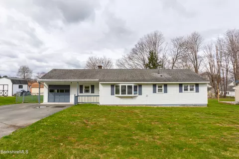 37 Edgemere Rd, Dalton, MA 01226