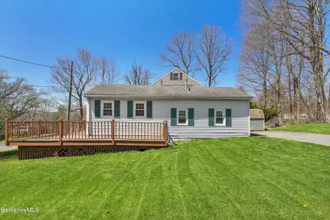 6 Gillette St, Pittsfield, MA 01201