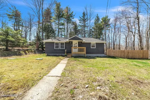 114 Sherwood Dr, Becket, MA 01223