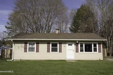 18 Diamond Ter, Dalton, MA 01226