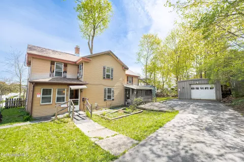 48 Seymour St, Pittsfield, MA 01201