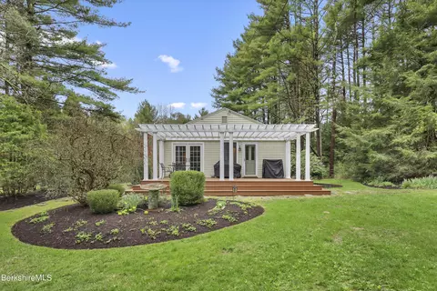 2 Carlotto Rd, West Stockbridge, MA 01266