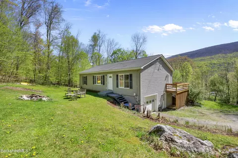 2517 Hancock Rd, Hancock, MA 01237
