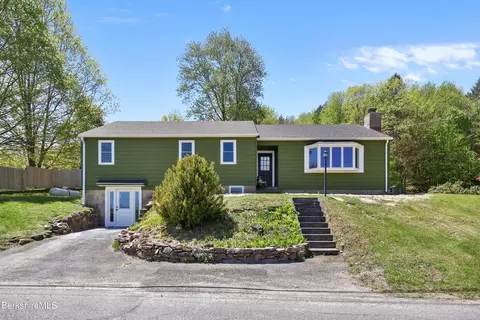 301 Miller Ave, Sheffield, MA 01257
