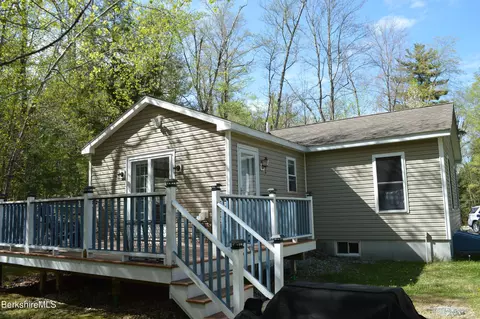 130 S Cove Dr, Becket, MA 01223