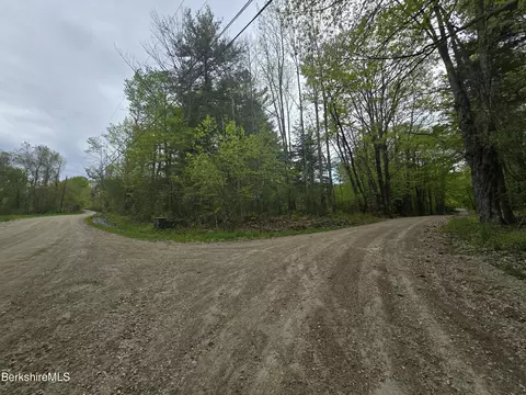 Montgomery Rd, Pownal, VT 05261