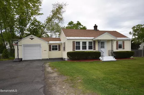 303 Connecticut Ave, Pittsfield, MA 01201