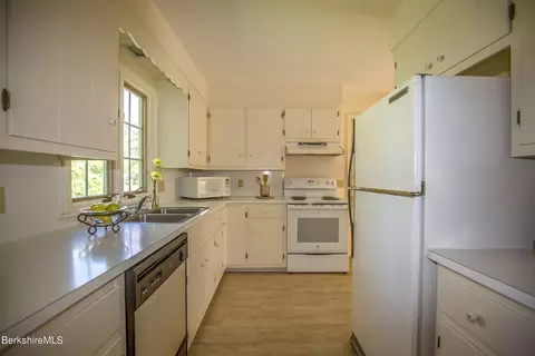 92 King William Rd, Lenox, MA 01240 photo 5