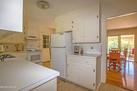 92 King William Rd, Lenox, MA 01240 photo 3