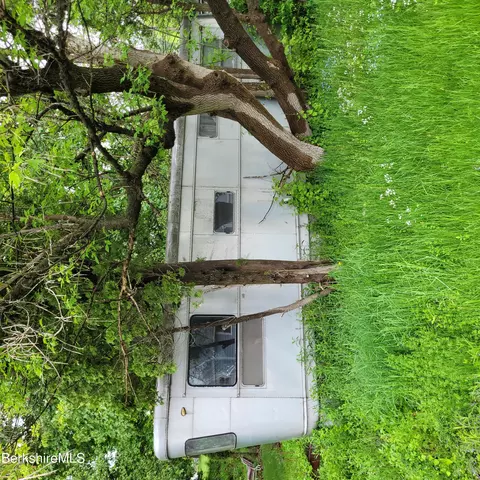 1042 N Hoosac Rd, Williamstown, MA 01267