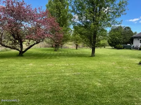285 Salisbury Rd, Sheffield, MA 01257 photo 4