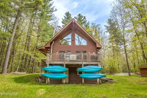 467 W Center Rd, Otis, MA 01253