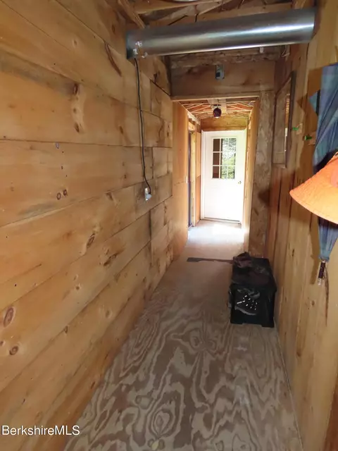 Entry Way - 123 Mohawk Trl, Florida, MA 01247 photo 4 of 4