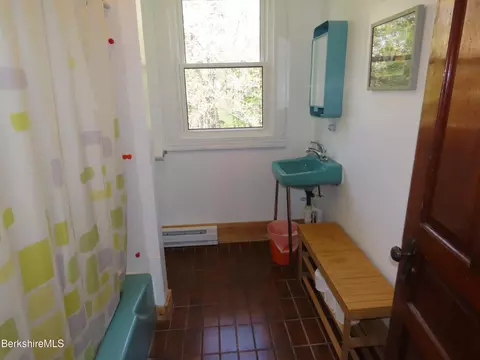 Bath - 123 Mohawk Trl, Florida, MA 01247 photo 2 of 2