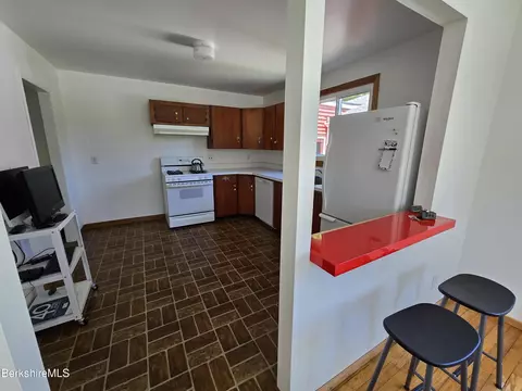 Kitchen - 123 Mohawk Trl, Florida, MA 01247 photo 3 of 5