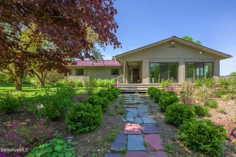 42 Valley View Rd, Ashley Falls, MA 01222