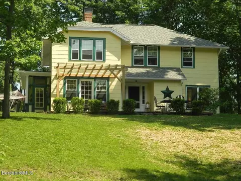 41 Melrose St, Adams, MA 01220