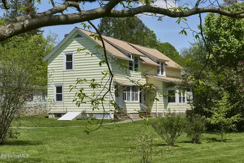 23 Church St, Stockbridge, MA 01262