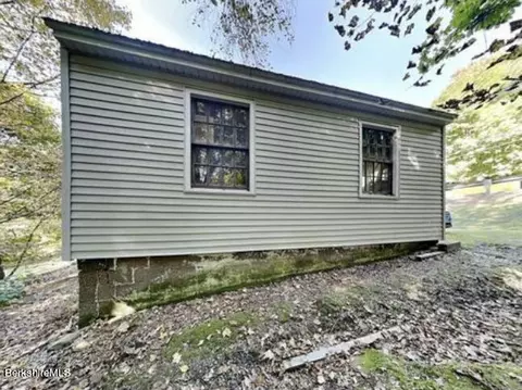 325 Laurel St, Lee, MA 01238 photo 27